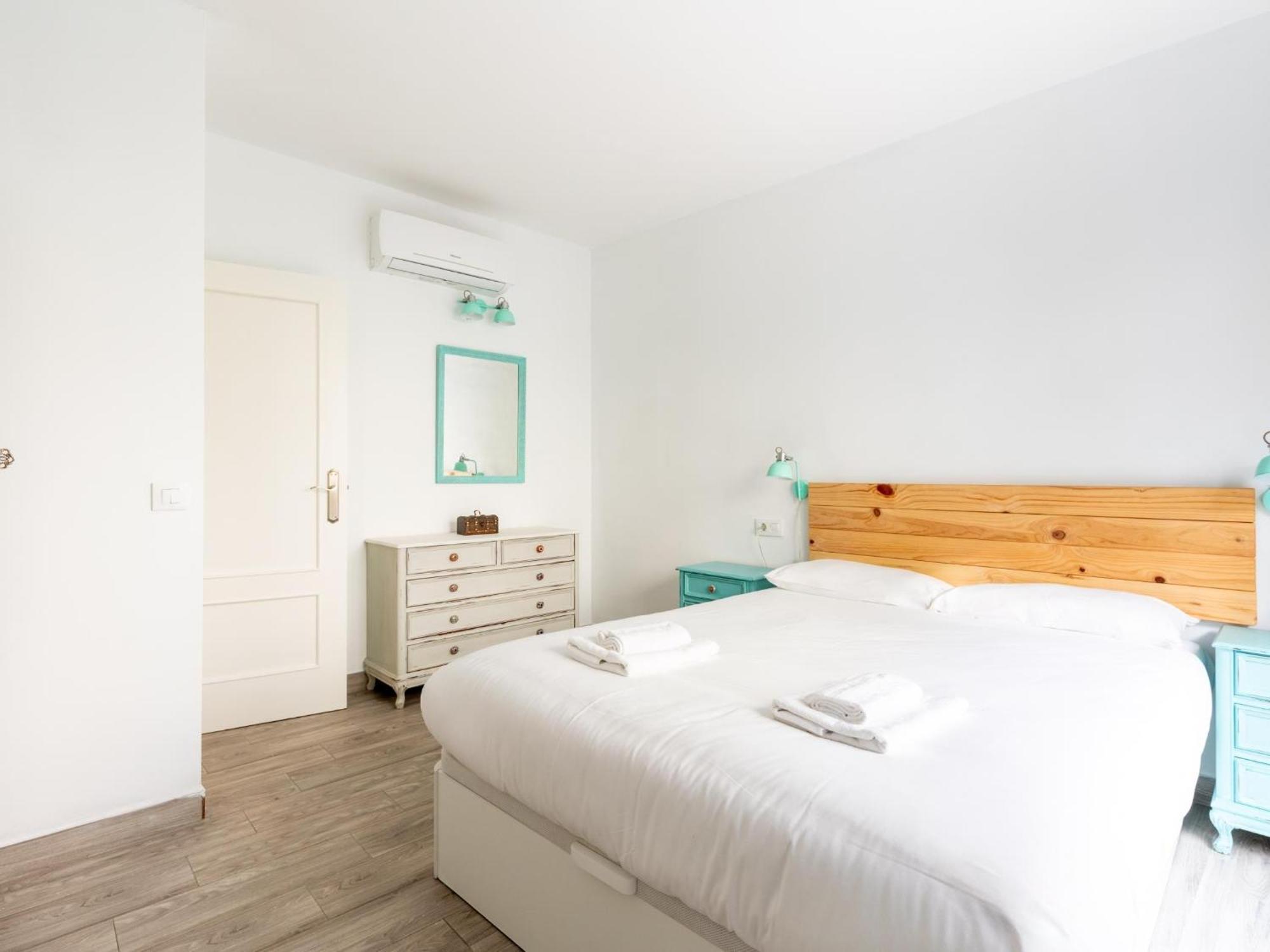 Апартаменты Holi-Rent Padre Isla Севилья Экстерьер фото