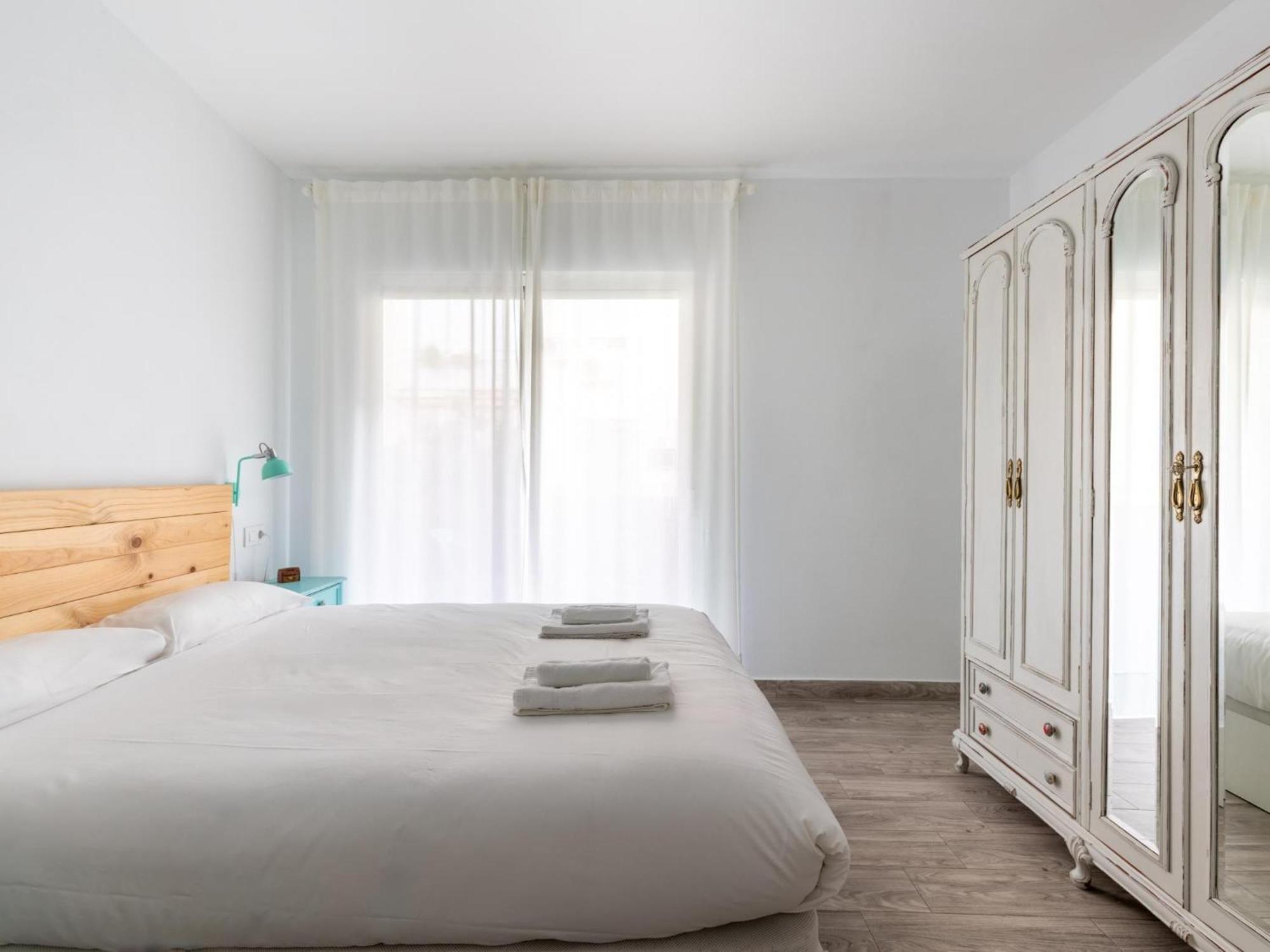 Апартаменты Holi-Rent Padre Isla Севилья Экстерьер фото